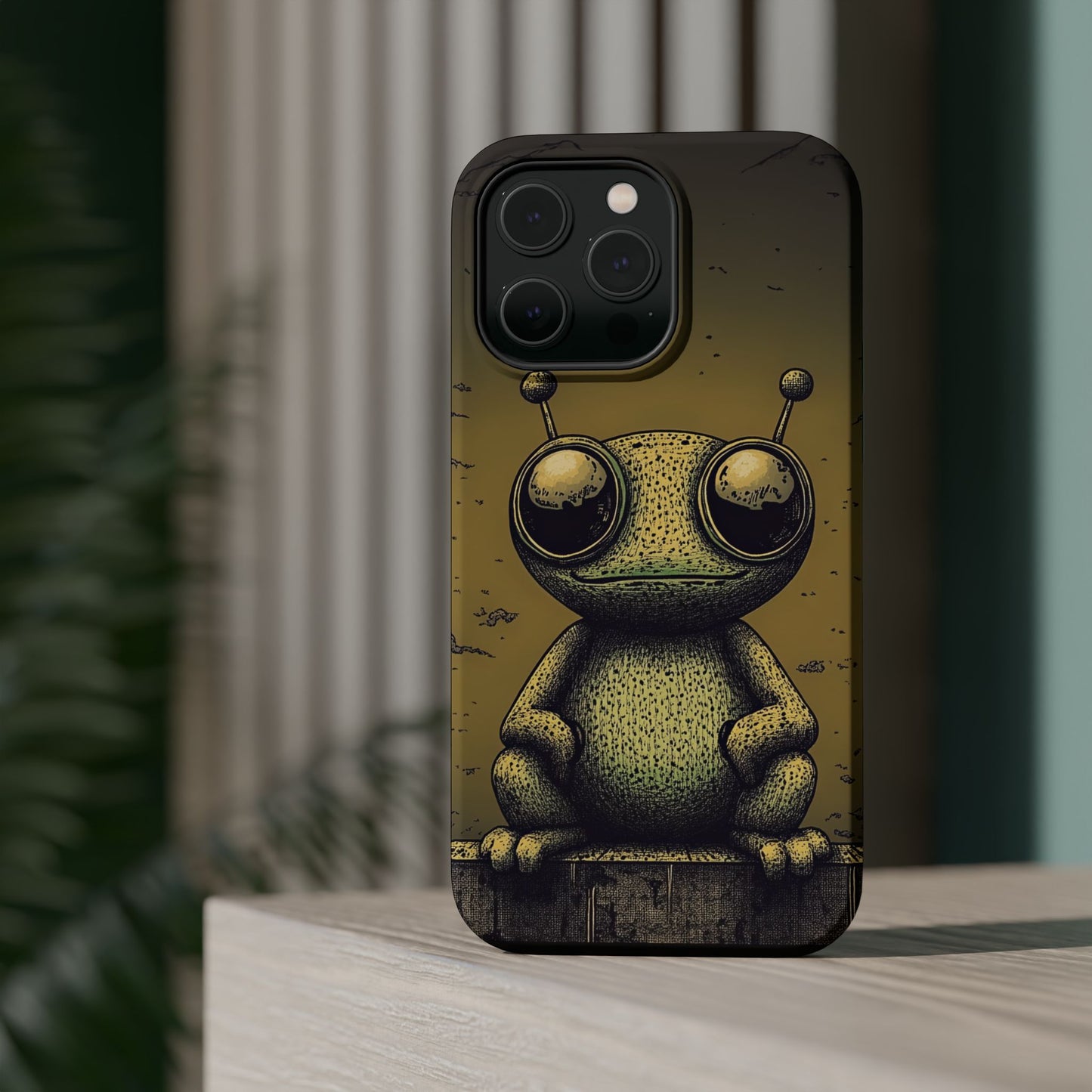 Protective Phone Case – Friendly Alien Design