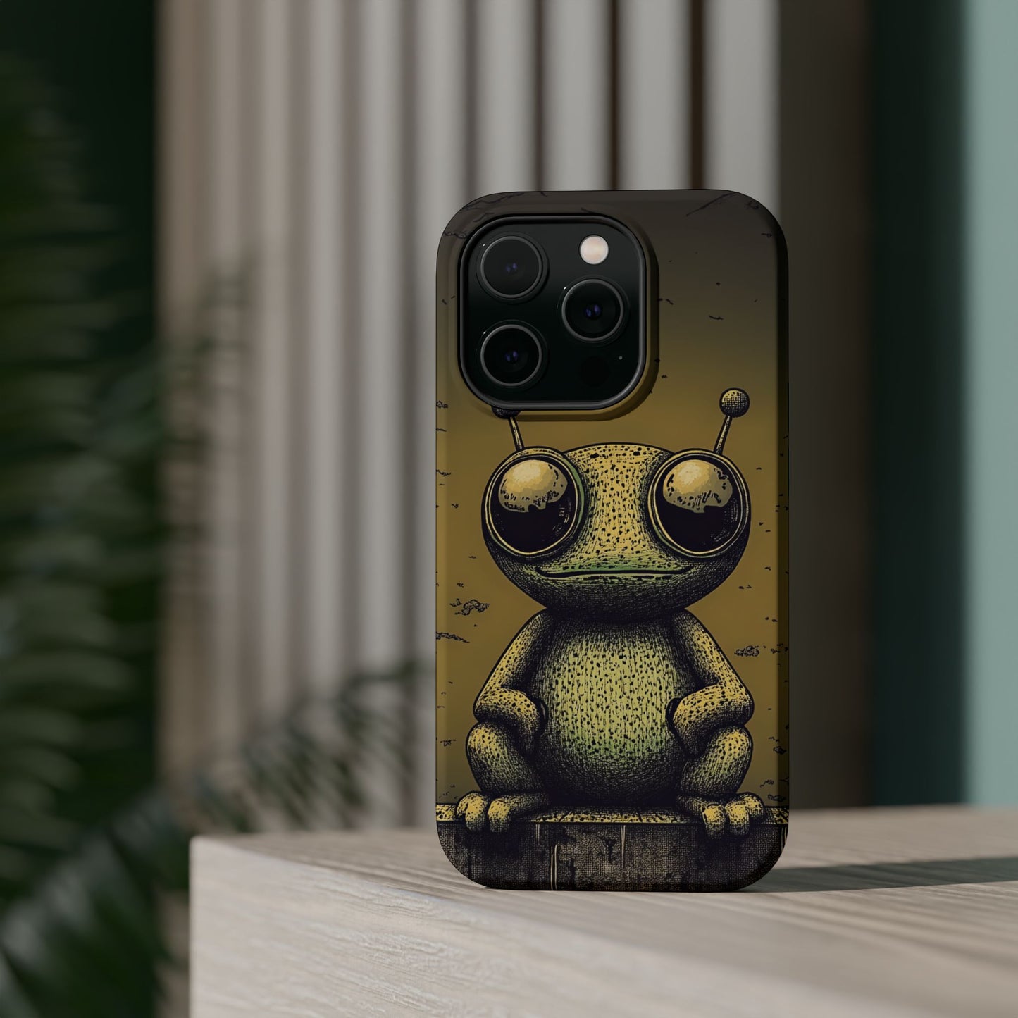 Protective Phone Case – Friendly Alien Design